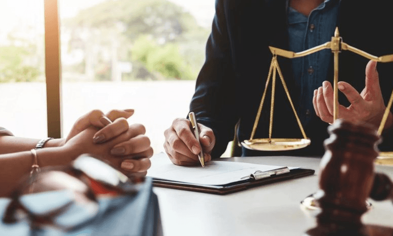 Standing Strong With the Right Domestic Violence Lawyer